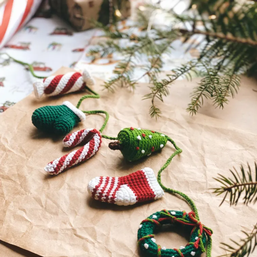 New Year's Garland Crochet Pattern