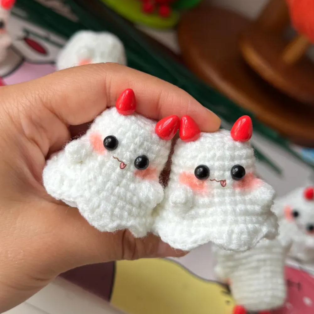 Spooky Streetlight Kitty Crochet Pattern