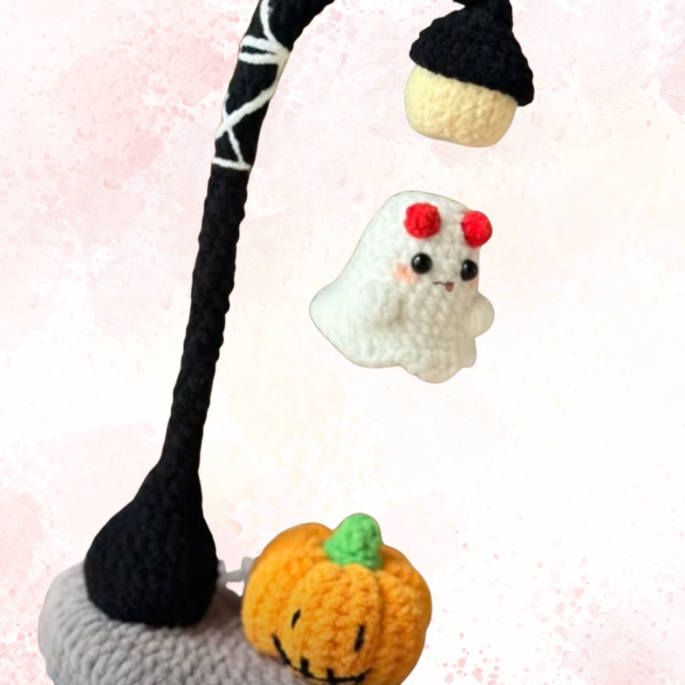 Spooky Streetlight Kitty Crochet Pattern