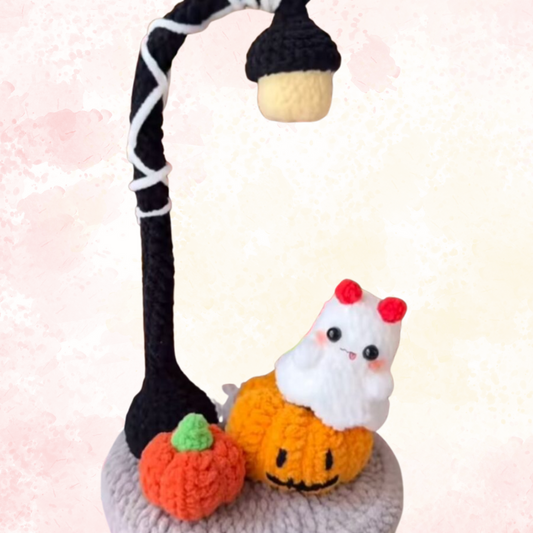 Spooky Streetlight Kitty Crochet Pattern