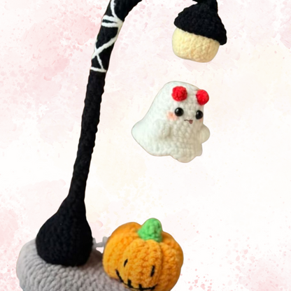 Spooky Streetlight Kitty Crochet Pattern
