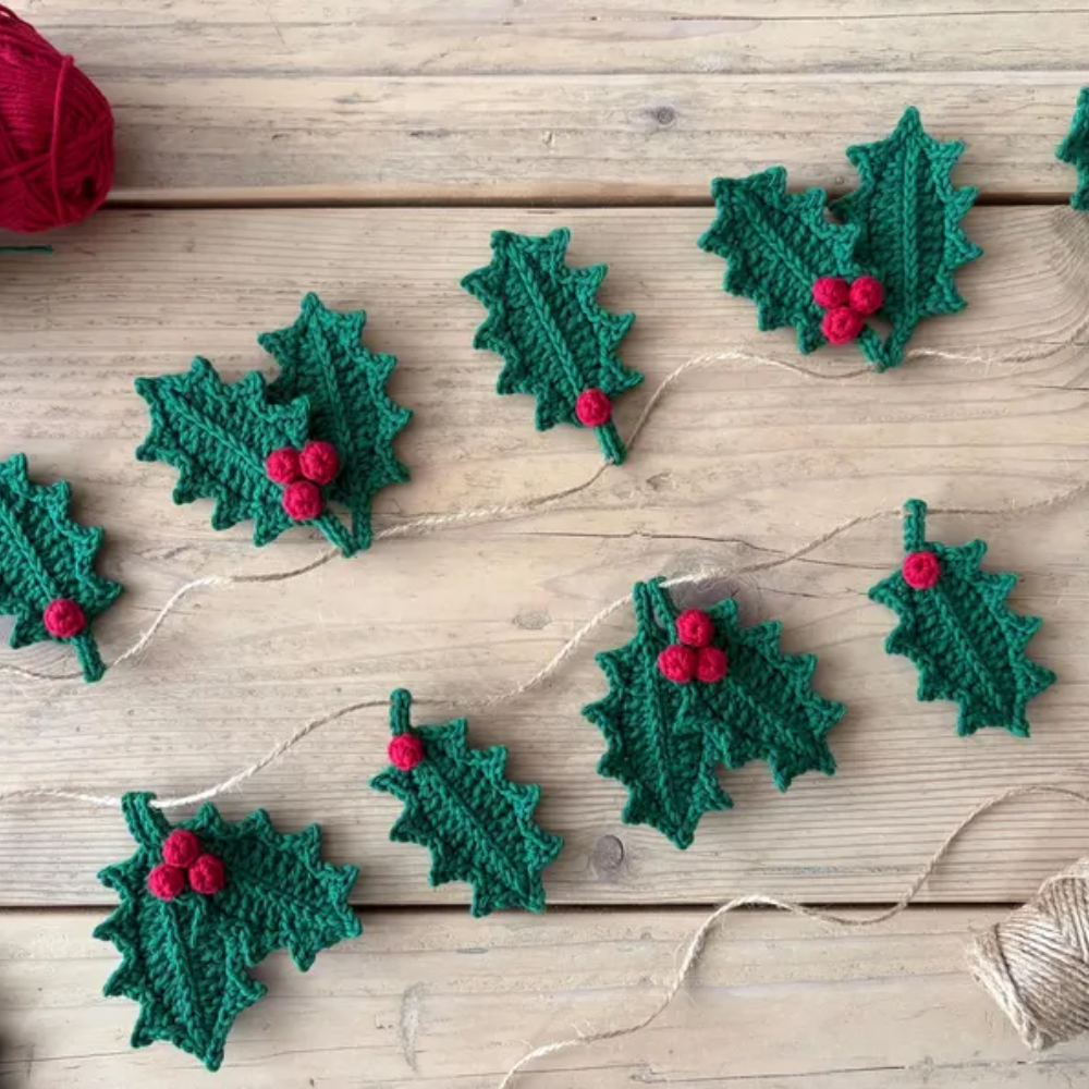 Holly & Berry Garland Crochet Pattern